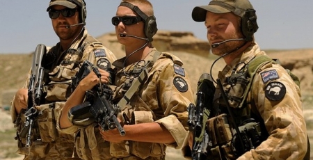 Новозеландские военные преследуют журналиста